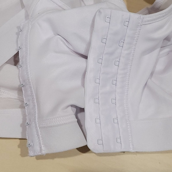 Leonisa Back Posture Support Bra - 38 - Picture 6 of 8